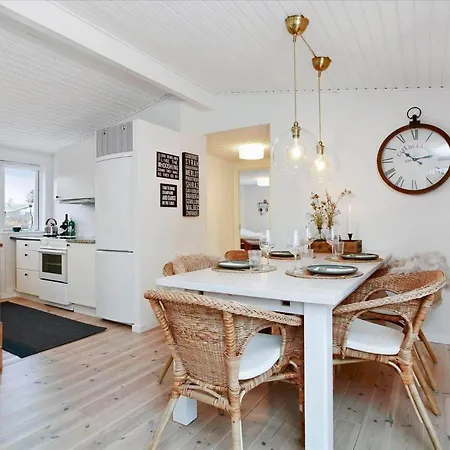40544-juelsminde-pot-strandby-379 * Sønderby